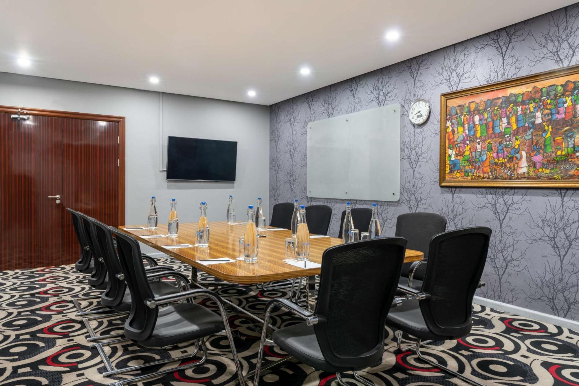 Radisson Blu Hotel Лусака Экстерьер фото Boardroom at the Radisson Blu Hotel, Victoria Island, Lagos, Nigeria